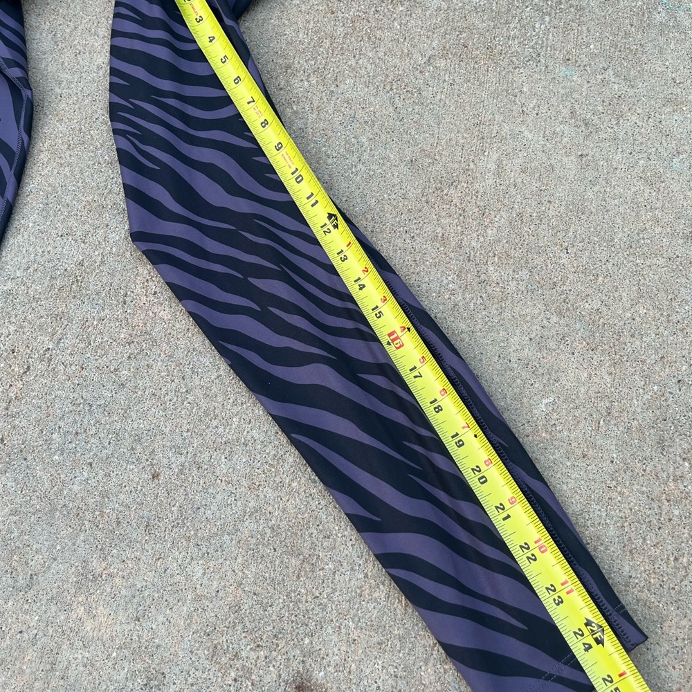 Nike One Tight Fit Purple Zebra Print Dri Fit Legging size small - Picture 8 of 12